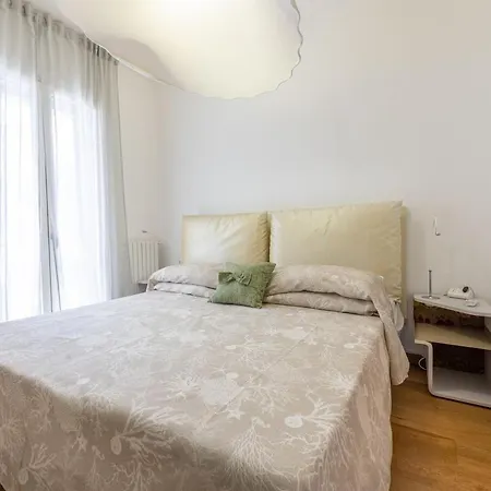 Pentalocale Corso Italia 27 Piano Terra Con Spazio Esterno Holiday home
